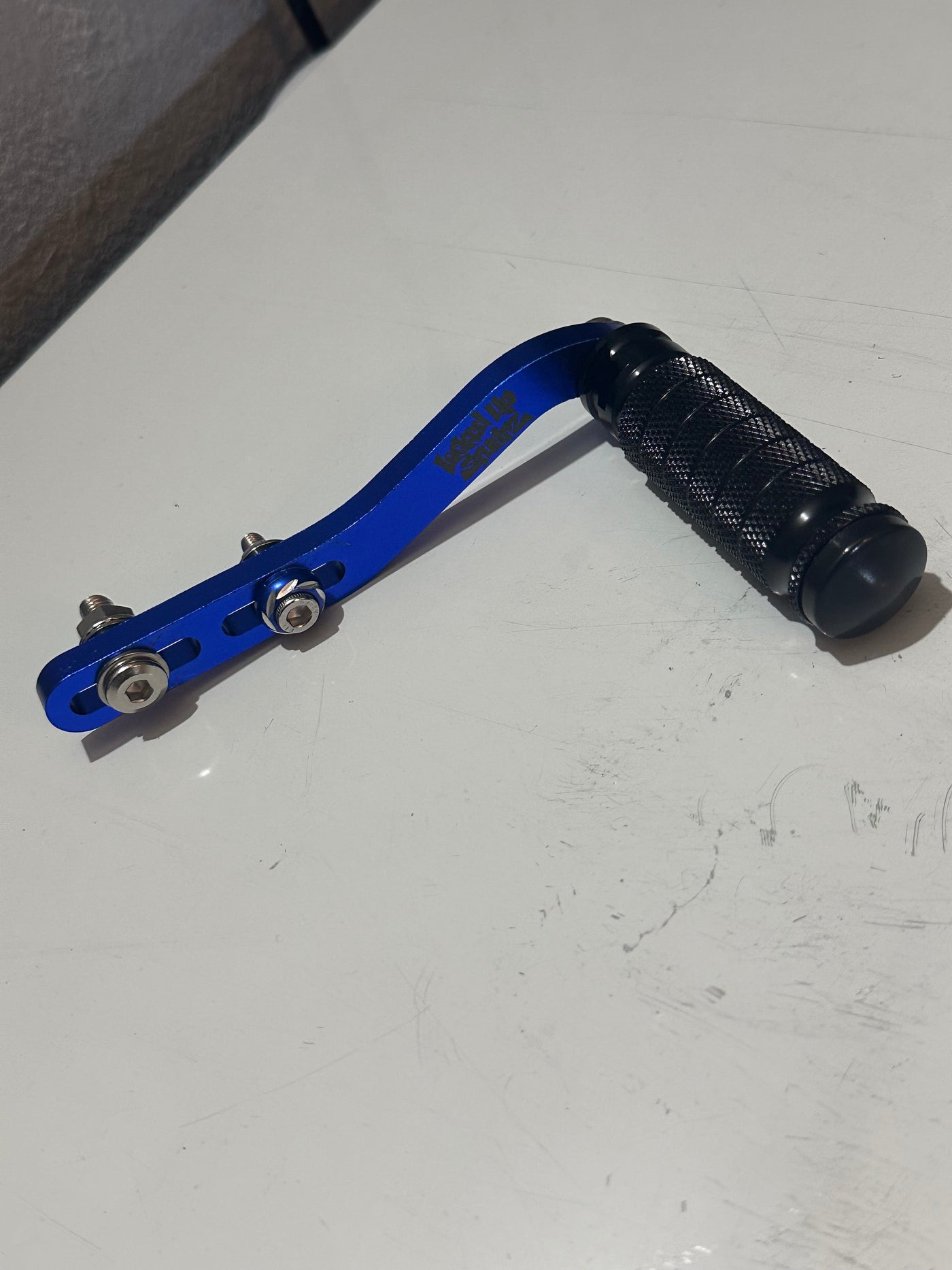 ETM RTR/RIZZLER REPLACEMENT SHIFTLOCK BRACKET (NO PEG)