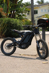 E-Bike invisible Vantablack battery wrap — side profile installed on frame