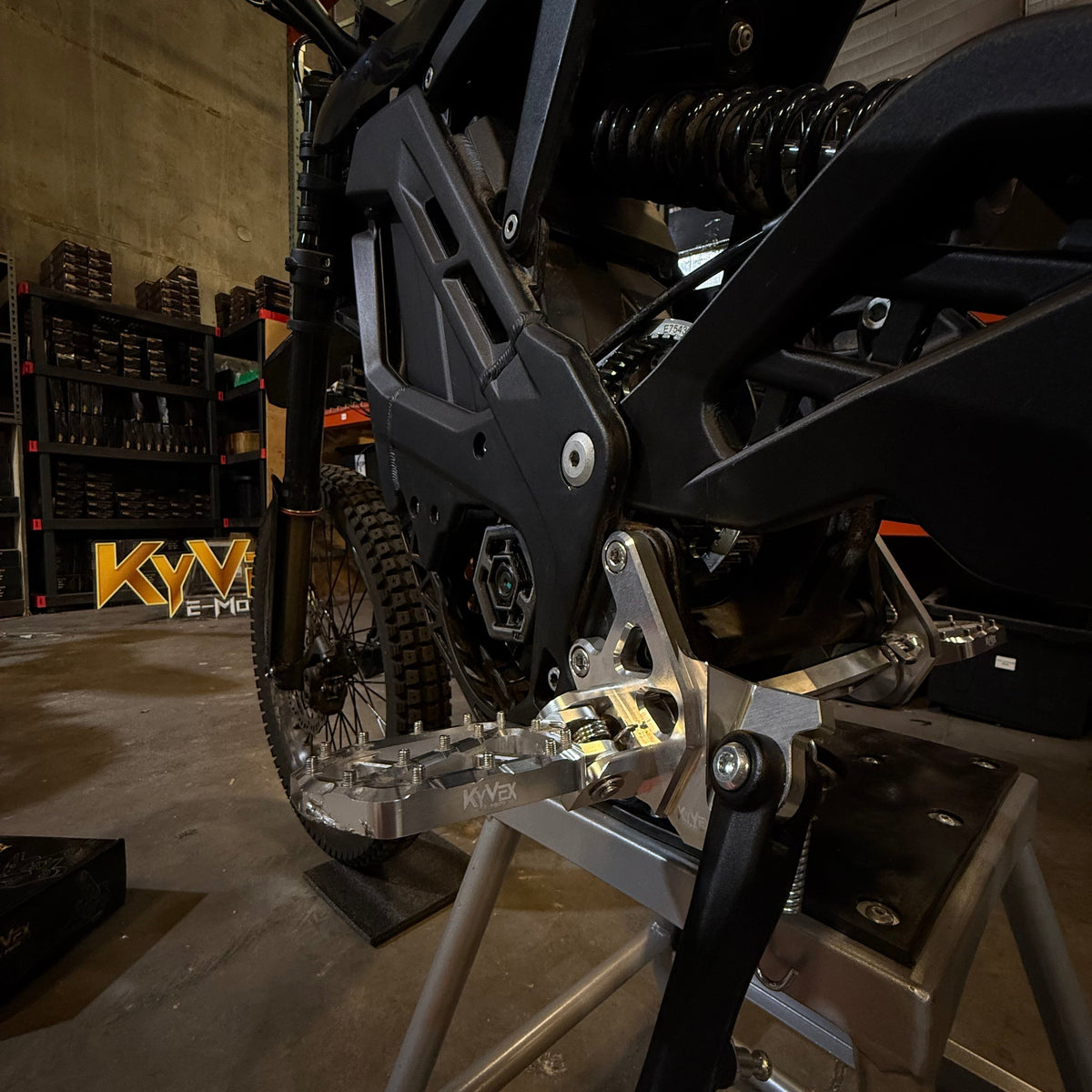 KyVex Billet Footpeg Bracket for E-Ride Pro SS 3.0/4.0 — close-up detail