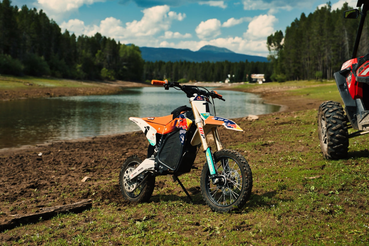 Giveaway ETM RTR parked at the lake