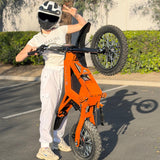 Tuttio Soleil01 LO electric dirt bike front three-quarter view